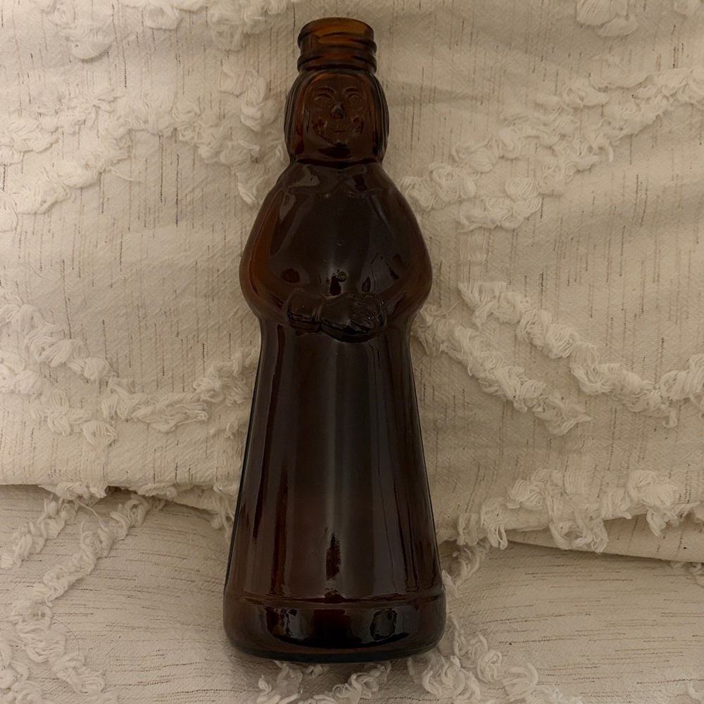 Vintage Mrs Buttersworth Syrup Brown Glass Bottle circa 1960-1970’s